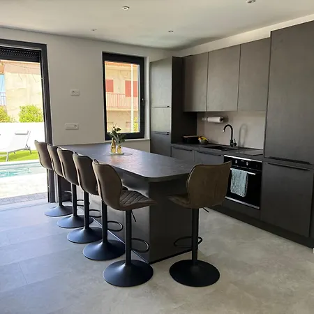 5 Seasons Villa Bilice